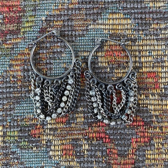 Black Chains Rhinestones Earrings - Picture 3 of 3
